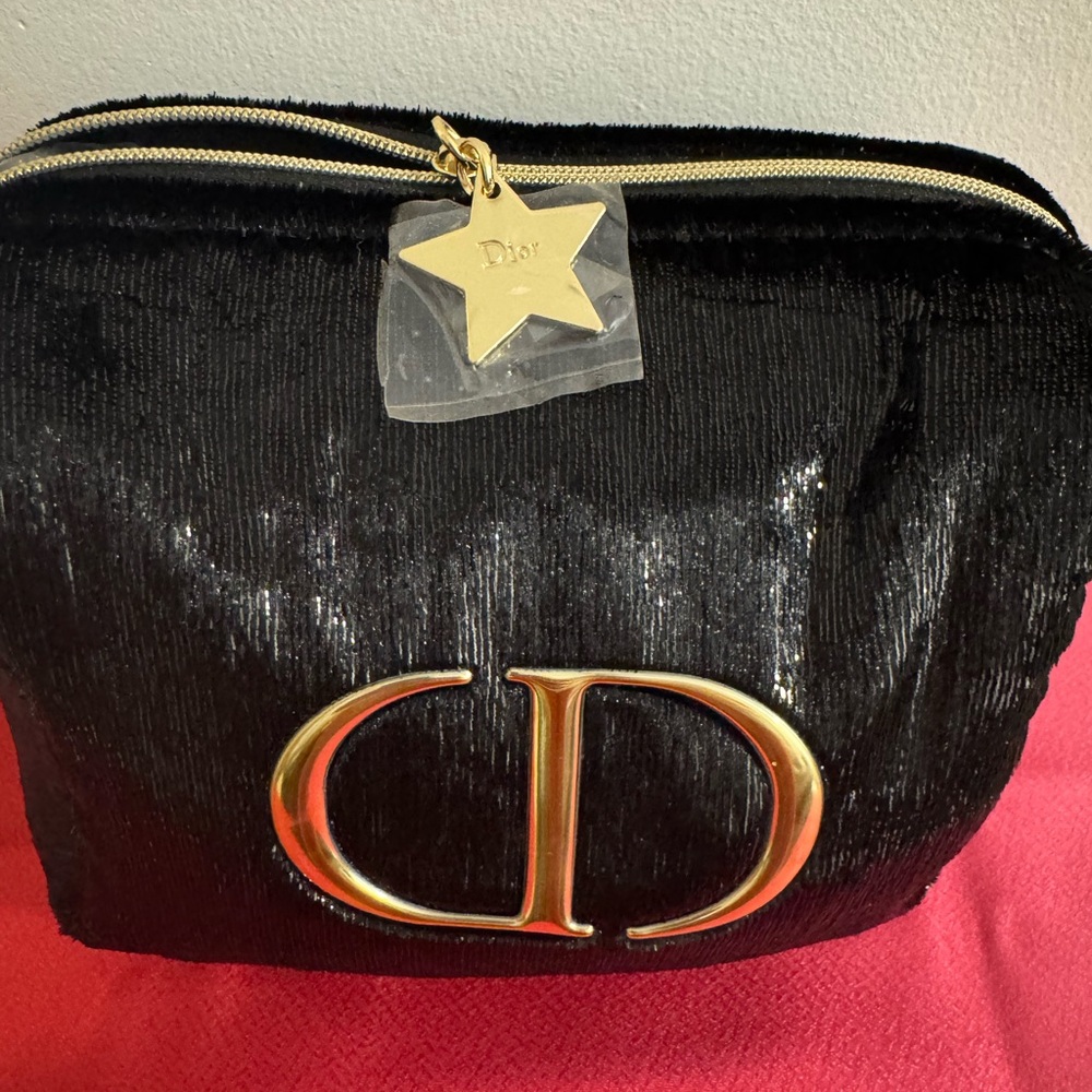 NEW DIOR Beaute Black Plushy Velvet Gold CD Logo Makeup Bag Gold Star Charm NWOB